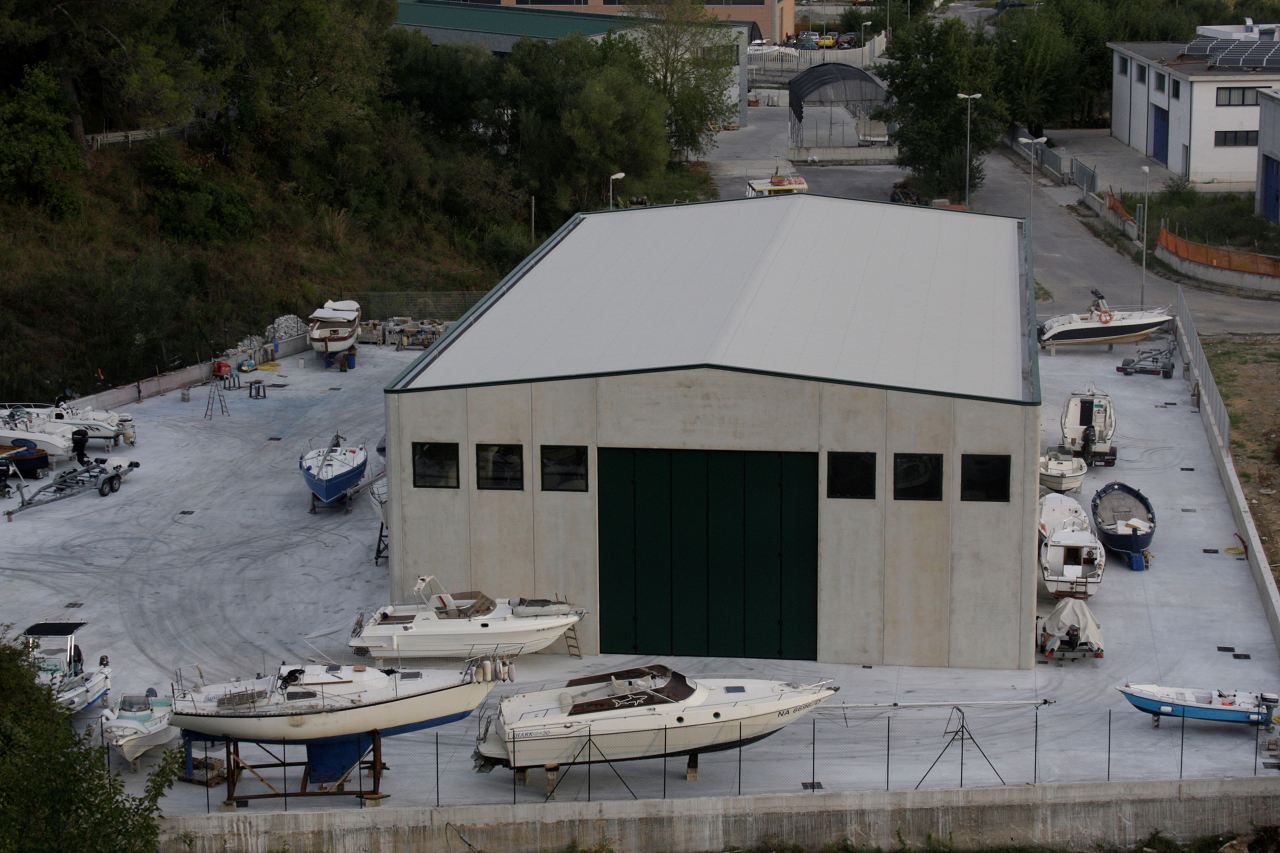 Il cantiere Tirreno Nautic Service a Policastro Bussentino
